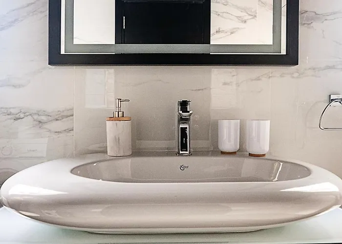 Collection - St Patricks Apts 발레타